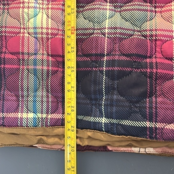 NWOT Urban Outfitters Women's Nylon Quilted Boxy Patchwork Poncho One Size - Picture 11 of 13